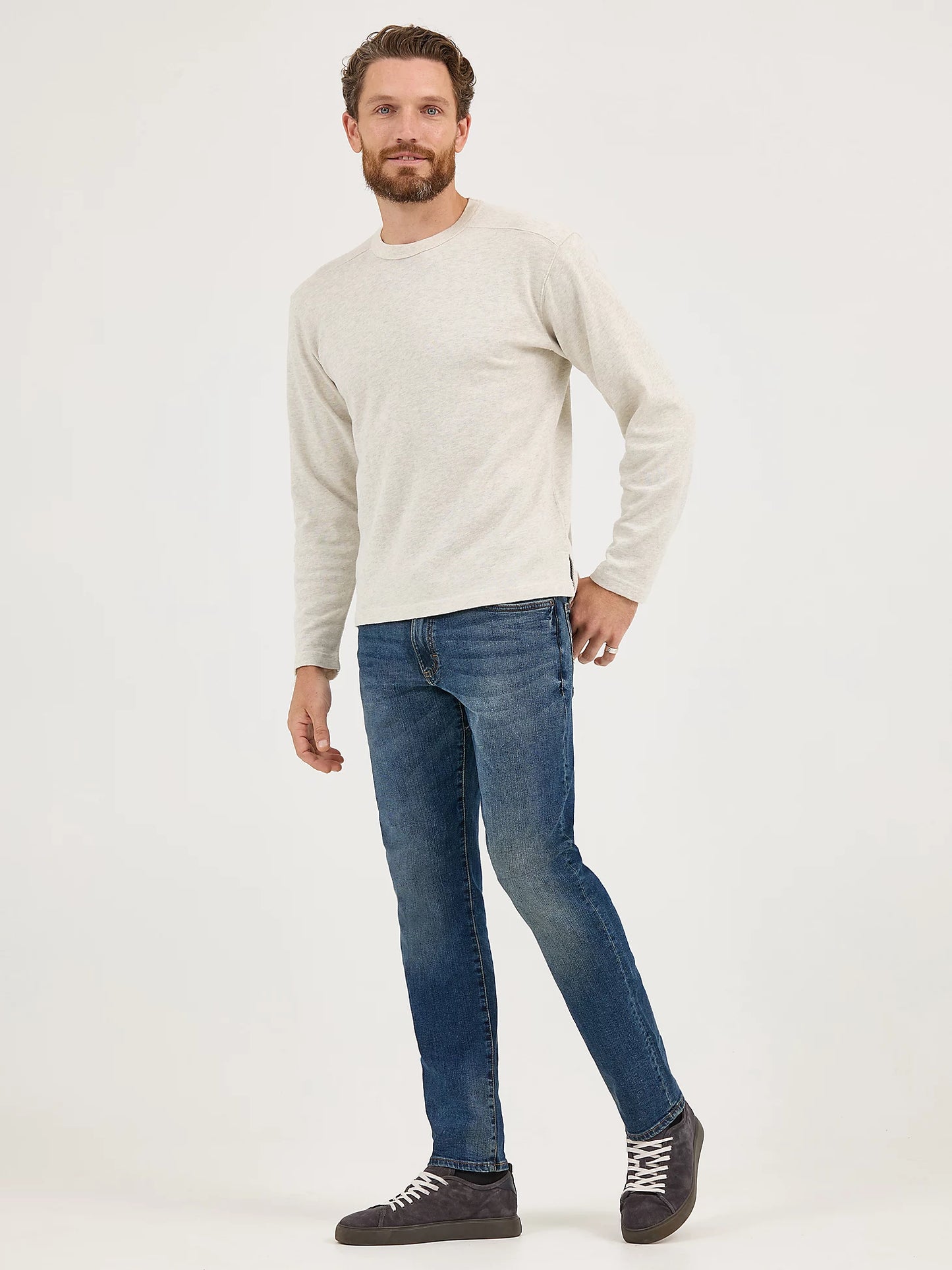 Men's Extreme Motion Straight Fit Tapered Leg Jean