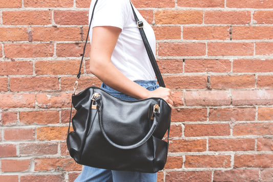 Black Leather Bag ajakdkdkdkdkdkk kdkdkdkdk dkdkkdkdkd dkkdkkdkdkd (Copy)